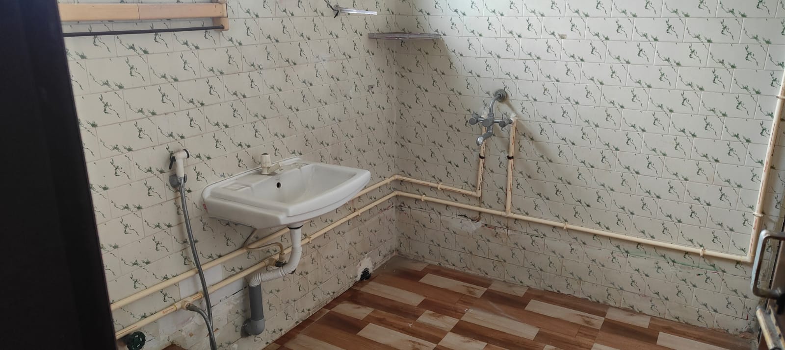 Semi Furnished 3bhk in Ratnagiri Rd, Bamunimaidan, Guwahati, Assam 781021, India for Rent